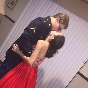 Meet your Posher, Alexus